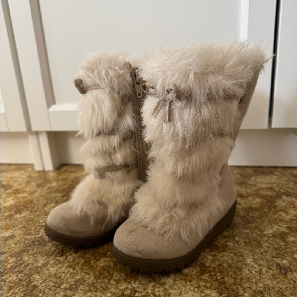 Toddler faux fur boots